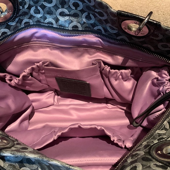 XL COACH leather logo handbag full of  pockets inside and out. LIKE BRAND NEW! - Picture 3 of 15